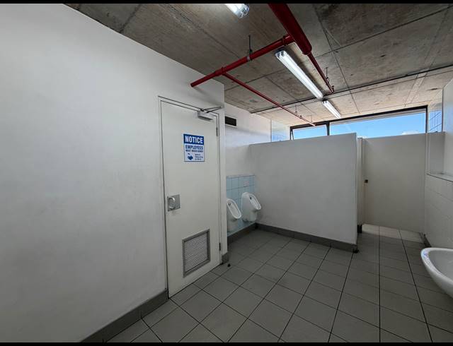 2,305M² WAREHOUSE TO LET IN BLACKHEATH INDUSTRIAL